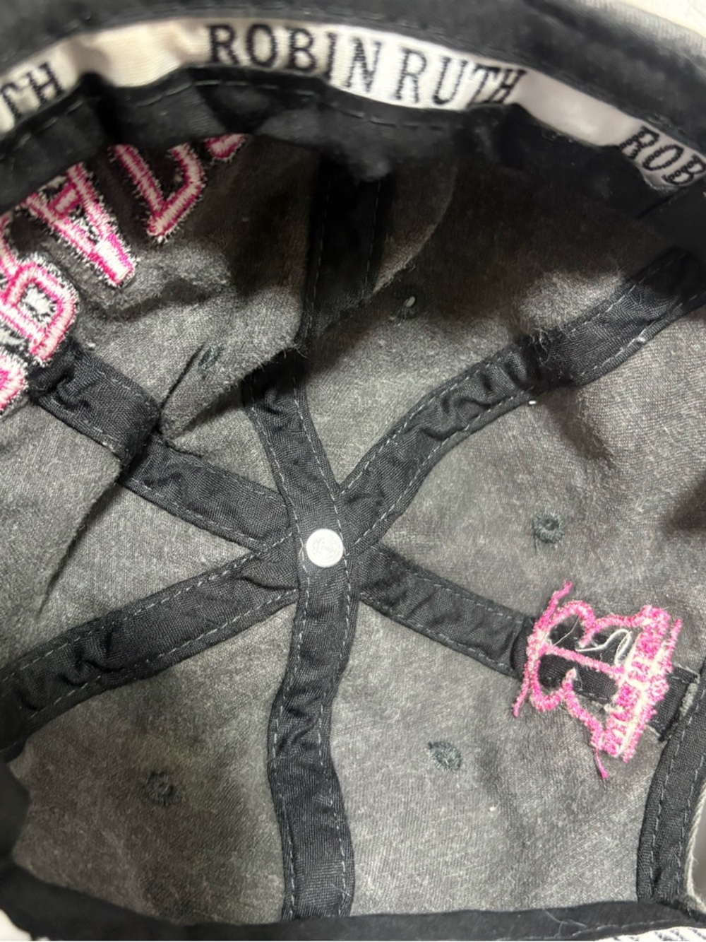 ROBIN RUTH Colorado Embroidered Baseball Cap in Gray with Pink Logo - Picture 5 of 6